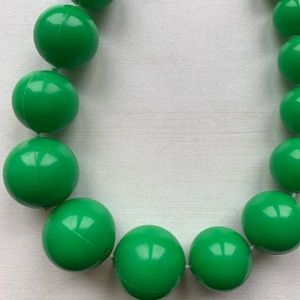 Green bauble necklace